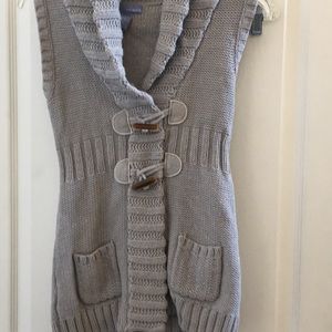 FINAL MARKDOWN Heavyweight kaisely girls knit vest medium